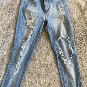 Fashion nova ripped skinny jeans